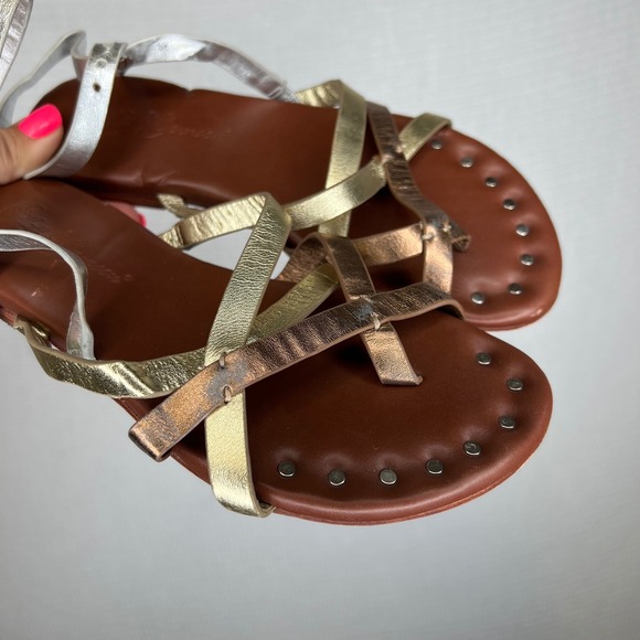 Matt Bernson Jack Designed in New York Metallic Gold Silver Studded Sandals - Picture 4 of 7